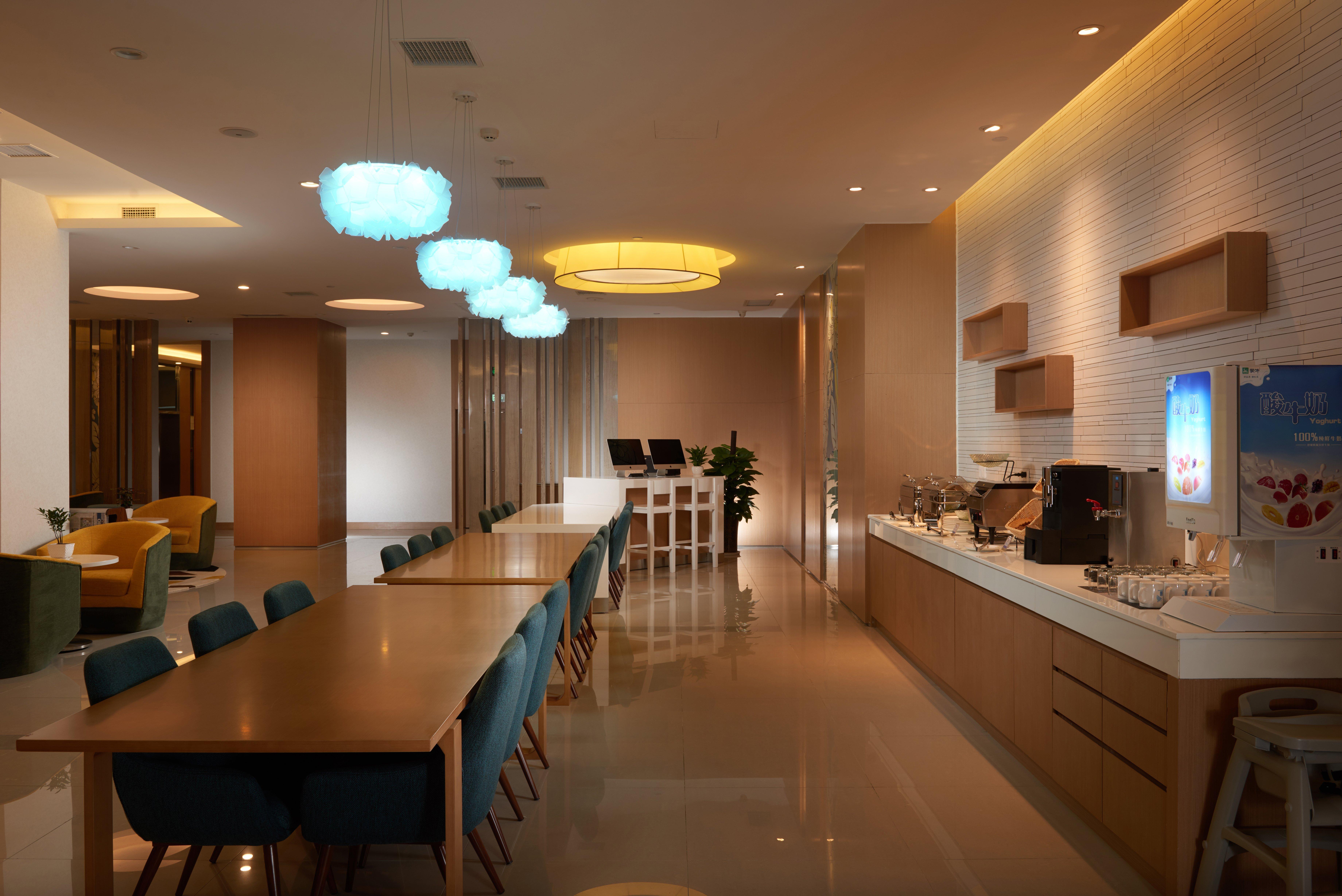 Holiday Inn Express Luoyang Yichuan By Ihg Ngoại thất bức ảnh