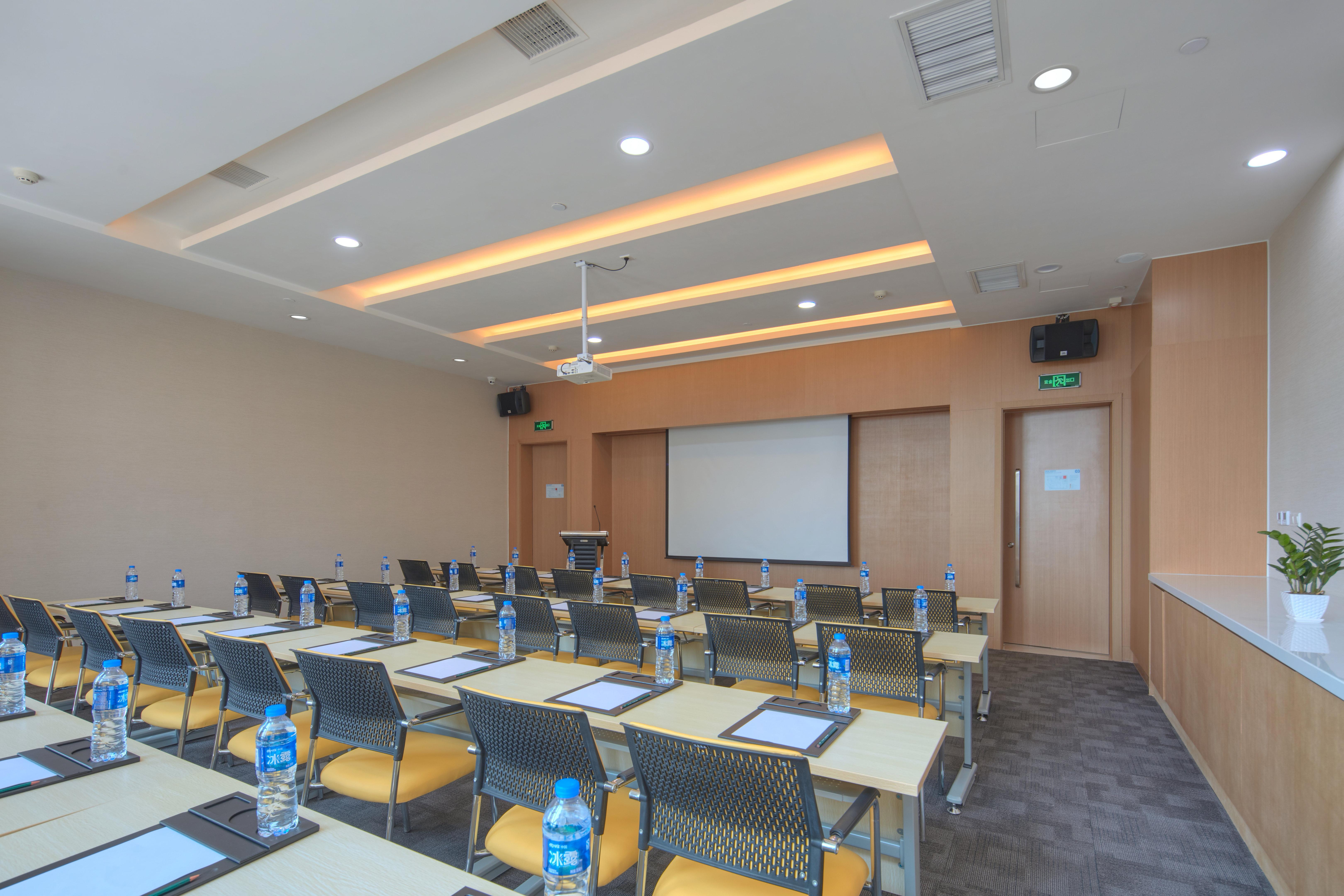 Holiday Inn Express Luoyang Yichuan By Ihg Ngoại thất bức ảnh