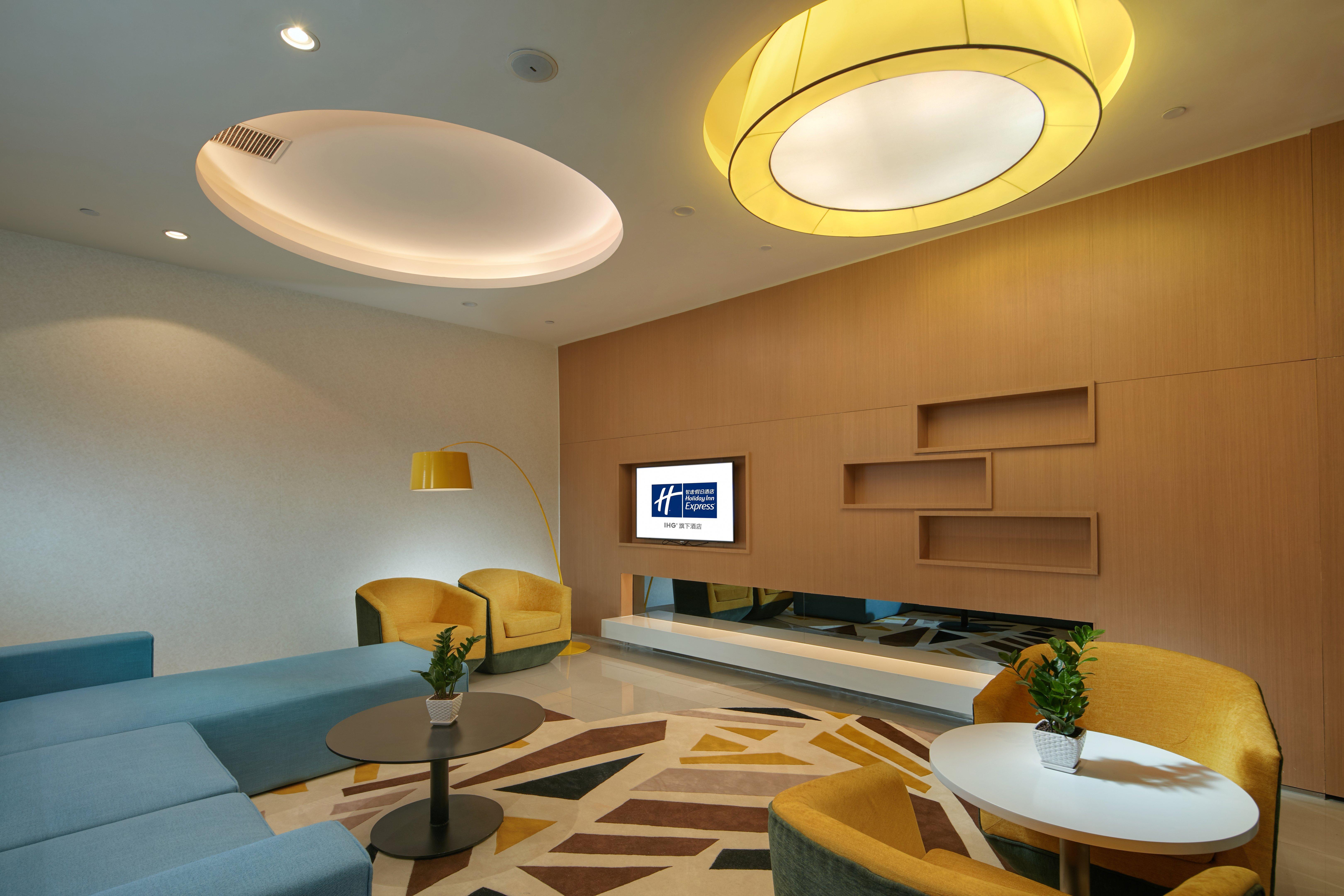 Holiday Inn Express Luoyang Yichuan By Ihg Ngoại thất bức ảnh
