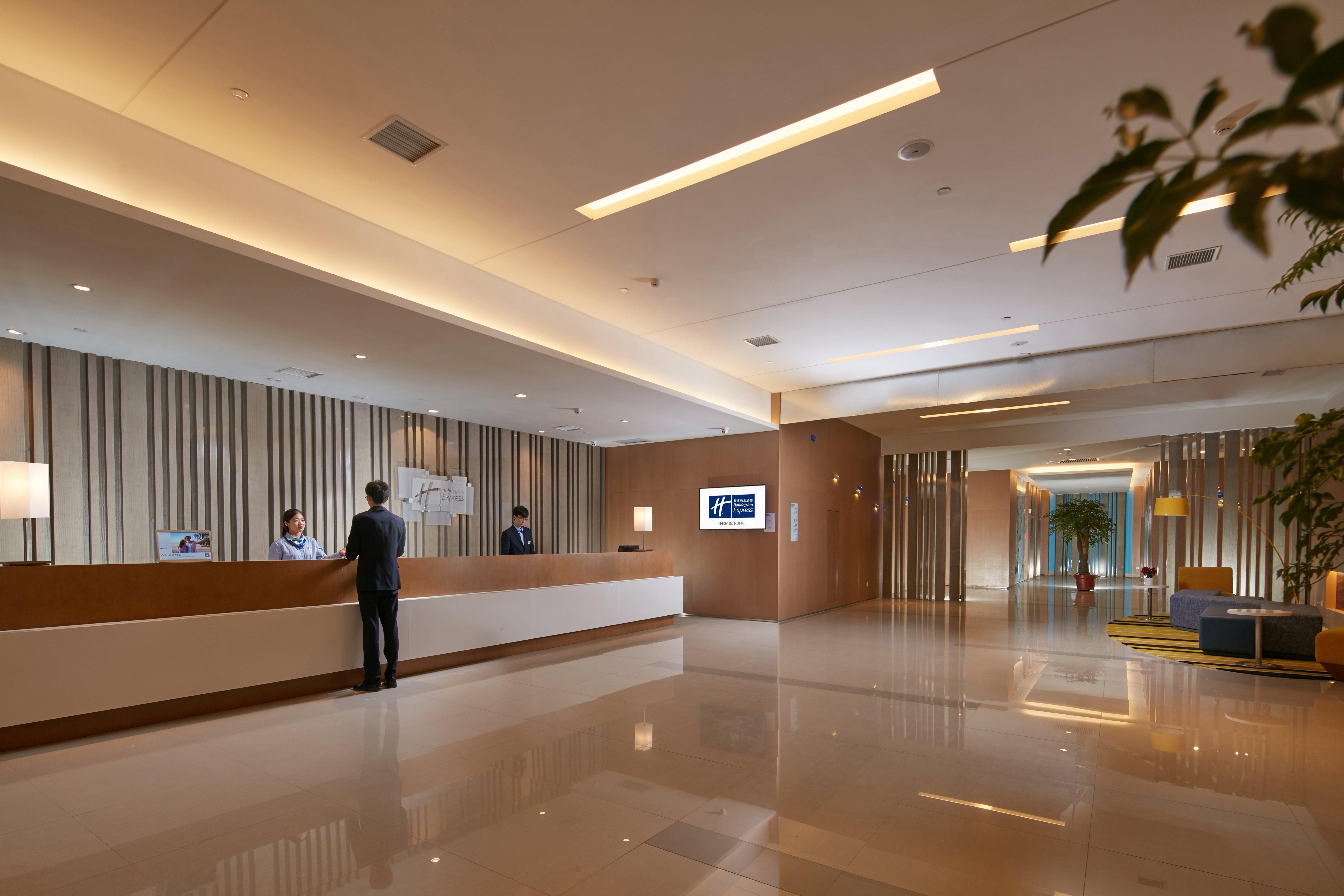 Holiday Inn Express Luoyang Yichuan By Ihg Ngoại thất bức ảnh
